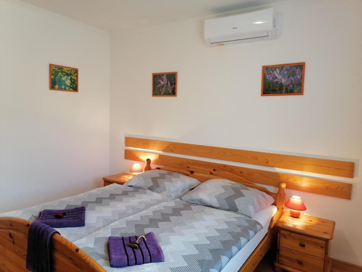 8888 Apartmanhaz Lispeszentadorján エクステリア 写真