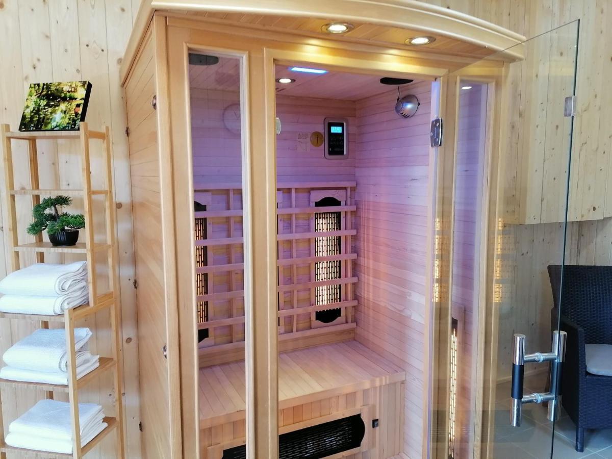 8888 Apartmanhaz Lispeszentadorján エクステリア 写真