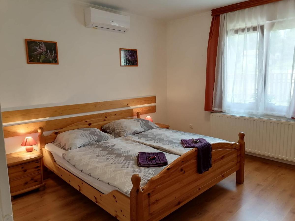 8888 Apartmanhaz Lispeszentadorján エクステリア 写真