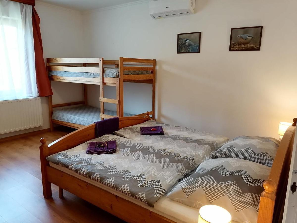 8888 Apartmanhaz Lispeszentadorján エクステリア 写真